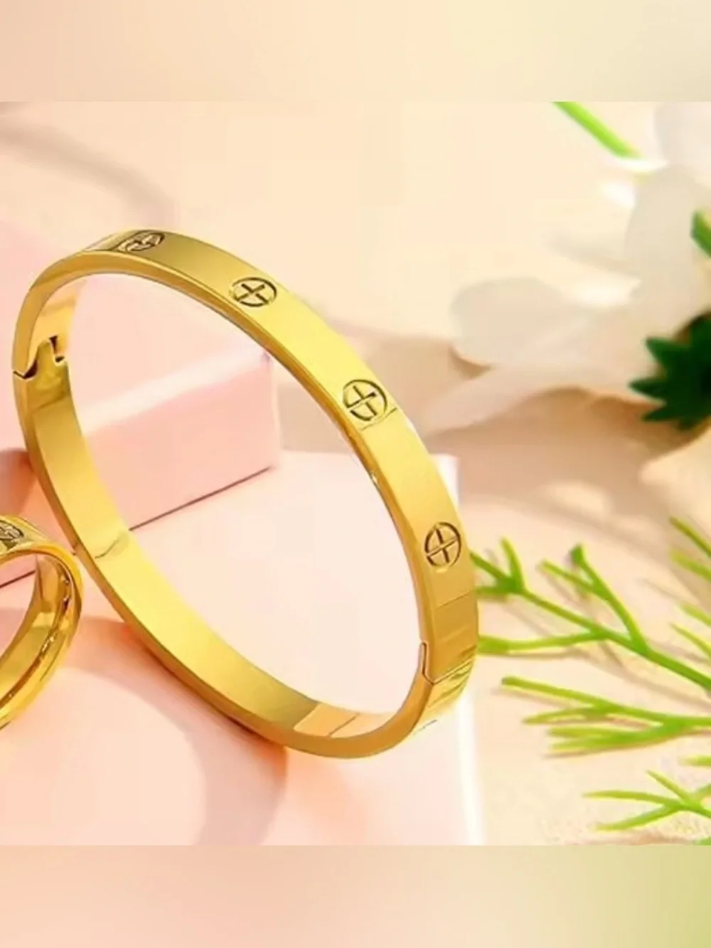 No Brand polished gold
